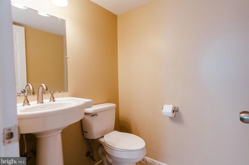 9 Heatherfield Way, Dover DE  19904-9752 exterior