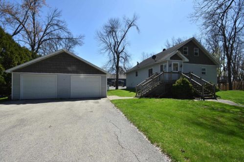 1273 Fawn Ct, Green Bay, WI 54313-6607