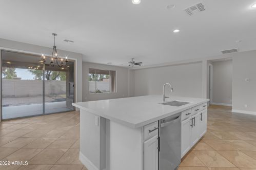 1739 Indigo St, Gilbert AZ 85298-3218 exterior