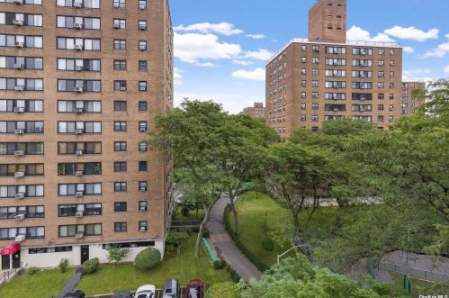 33-43 14th St, Long Island City NY  exterior