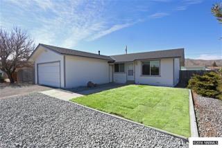 17 Tropicana Cir, Sparks, NV 89436-6633