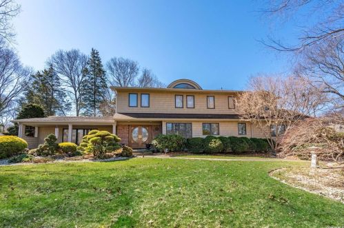 10 Tarleton Ln, Northport, NY 11768-2533