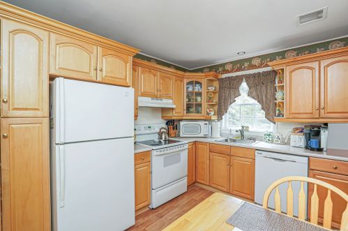 52 Colony Dr, West Sayville NY  11796-1619 exterior