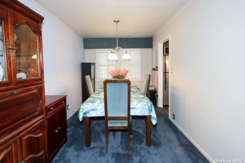 35 Walsh Ln, Westbury NY  11590-1029 exterior