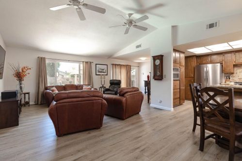 943 Alpine Ave, Manteca, CA 95336-3821