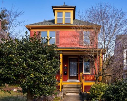 719 Hamilton St, Easton, PA 18042-1506
