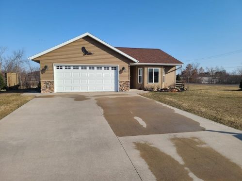 101 Vine St, Bloomer, WI 54724-1279