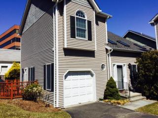 26 Waterbury Ave, Stamford, CT 06902-3514