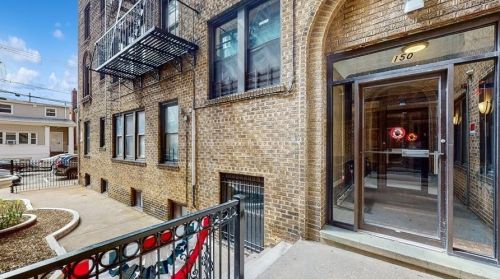 150 St, Union City NJ  07087-6038 exterior