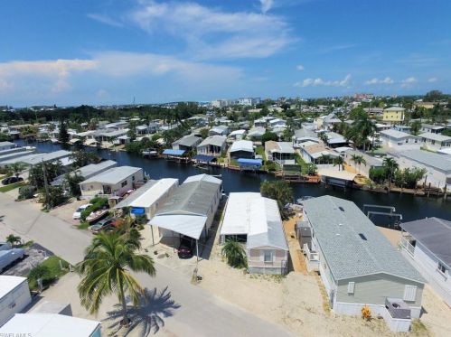 30 Emily Ln, Fort Myers Beach FL  33931-2933 exterior