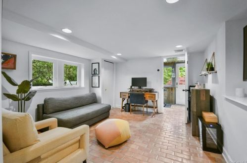 40 Hillandale Rd, Rye Brook NY  10573-1705 exterior