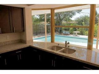 3820 Shore Rd, Hollywood FL  33023-4958 exterior