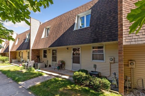 240 21st Ave, South Saint Paul, MN 55075-5860