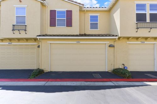 8496 Crystal Walk Cir, Elk Grove CA  95758-8086 exterior