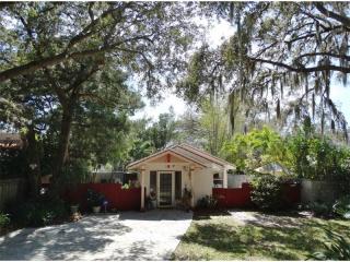 1652 Wisconsin Ln, Sarasota, FL 34239-5939