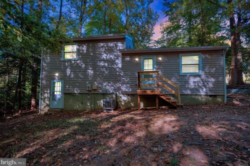 5512 Carousel St, Fredericksburg, VA 22407-1243