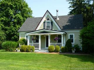 165 Niles Hill Rd, Waterford, CT 06385-3524