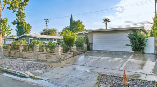 27325 Santa Clarita Rd, Santa Clarita CA  91350-1317 exterior