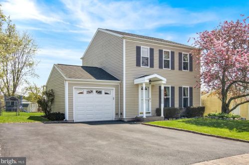 39 Lilac Dr, Navy Sup Dpt, PA 17050-3190