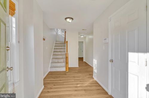 812 Vanderbilt Ter, Leesburg, VA 20175-4502