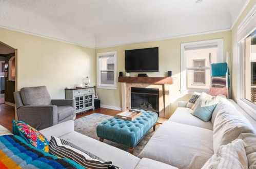 4209 11th St, Long Beach, CA 90804-4257
