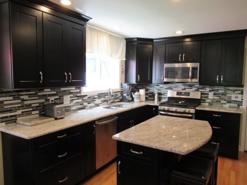 67 Standring St, Cumberland RI  02864-5221 exterior