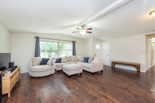 9741 Fowler Ave, Thonotosassa FL  33592-3415 exterior