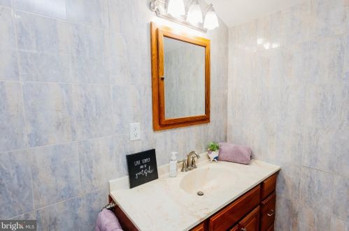 223 Meadow Dr, Yardley PA  19067-1311 exterior