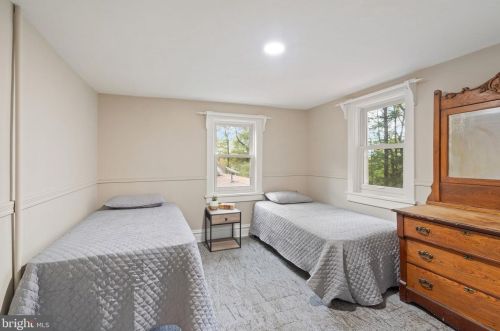 13188 Loyalty Rd, Leesburg VA  20176-6112 exterior