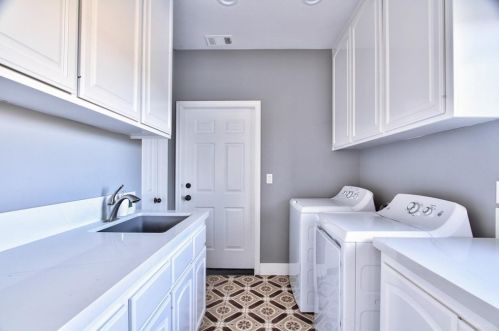 47480 Sandia Creek Dr, Temecula CA  92590-4129 exterior