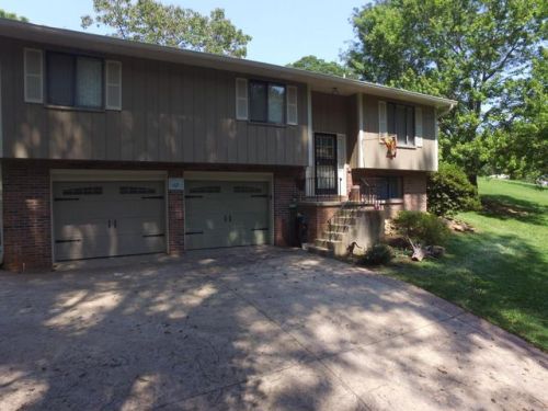 8021 Wood Rd, Corryton, TN 37721-2112
