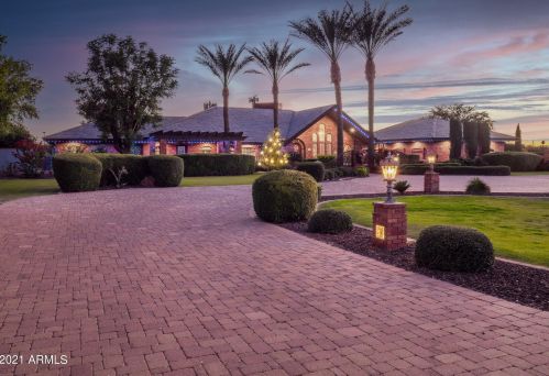 3535 Grandview St, Mesa, AZ 85213-3227