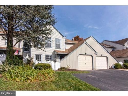 1707 Mcnelis Dr, Southampton, PA 18966-4028