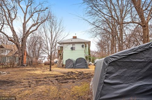 328 4th St, Litchfield MN 55355-2122 exterior