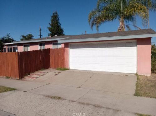 635 Walnut St, Anaheim, CA 92802-1452