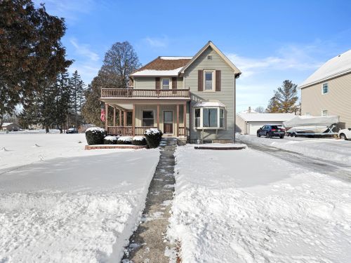 47 Russell Dr, Random Lake WI  53075-1770 exterior