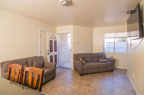 504 Pear St, Compton CA  90222-3549 exterior