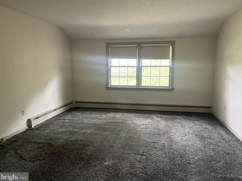 103 Meadowood Dr, Lansdale PA 19446-1610 exterior