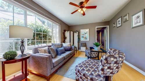 1550 Yardley St, Santa Rosa CA  95403-2352 exterior