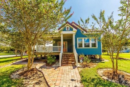 240 Airport Rd, Galliano, LA 70354-4303