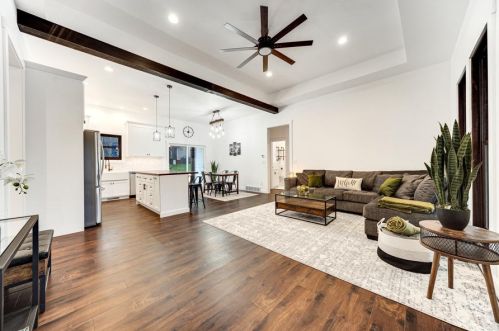 1043 John St, West Salem, WI 54669-1095