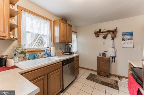 320 Delaware Ave, Lansdale PA 19446-3420 exterior