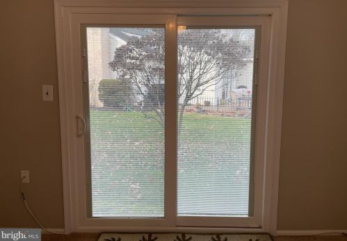 77 Lakebridge Dr, West Deptford NJ  08096-6720 exterior