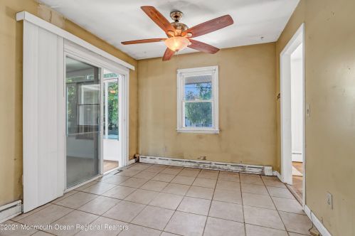 20 Irving Pl, Tinton Falls NJ  07724-1607 exterior