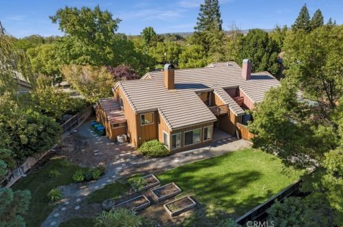 8 Alameda Park Cir, Chico CA 95928-4174 exterior