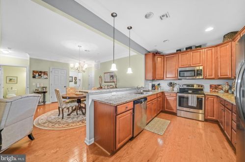 5217 Poplar St, Boothwyn, PA 19060-6839