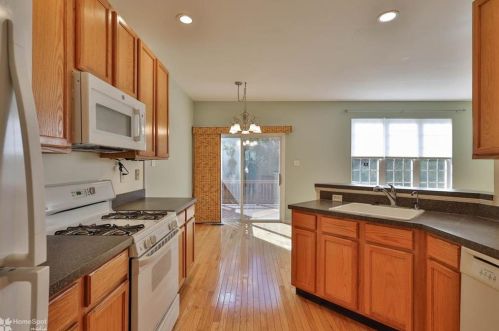 8149 Cross Creek Cir, Breinigsville PA  18031-1330 exterior