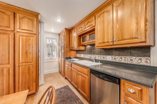 1919 Church St, Milwaukee WI 53213-2129 exterior