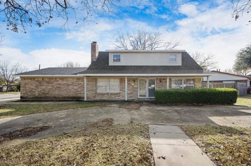 701 Palomino Dr, Fort Worth, TX 76179-1963
