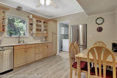 10 Longfellow Ter, Morganville NJ  07751-1411 exterior